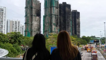 Hong Kong: balance del incendio asciende a 151 muertos y 13 detenidos Hong Kong: balance del incendio asciende a 151 muertos y 13 detenidos