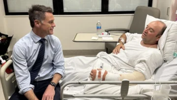 Migrante, musulmán y padre: la historia del héroe que desarmó a un tirador en Australia Migrante, musulmán y padre: la historia del héroe que desarmó a un tirador en Australia