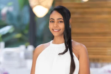 Adrianny Almonte gana el premio Sguardo di Donna por la no violencia con una obra inspirada en las hermanas Mirabal Adrianny Almonte gana el premio Sguardo di Donna por la no violencia con una obra inspirada en las hermanas Mirabal