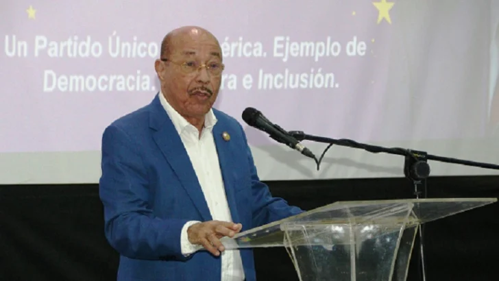 Temístocles Montás advierte riesgos de debilitar la democracia y dejar avanzar a la “nueva derecha”