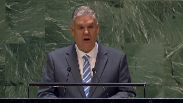 Sentencian a cadena perpetua a exministro cubano de Economía por espionaje y cohecho