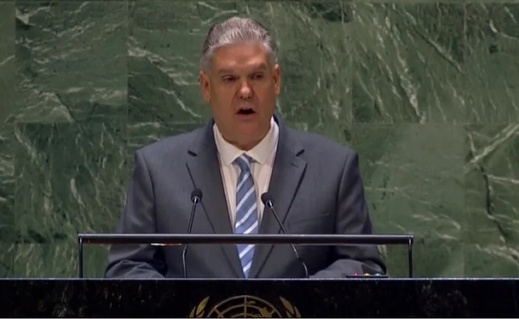 Sentencian a cadena perpetua a exministro cubano de Economía por espionaje y cohecho