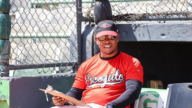 Desde el sótano, Leones del Escogido despiden al puertorriqueño Alex Cintrón Desde el sótano, Leones del Escogido despiden al puertorriqueño Alex Cintrón