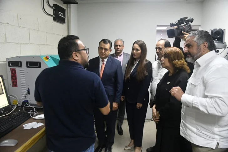 JCE comienza a calibrar las máquinas que imprimirán nueva cédula JCE comienza a calibrar las máquinas que imprimirán nueva cédula