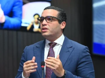 PLD acusa al PRM de incrementar la nómina pública mientras rehúsa aplicar la indexación salarial PLD acusa al PRM de incrementar la nómina pública mientras rehúsa aplicar la indexación salarial