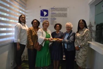 Biblioteca Nacional dona 505 ejemplares de libros a centro documentación de FLACSO-RD Biblioteca Nacional dona 505 ejemplares de libros a centro documentación de FLACSO-RD