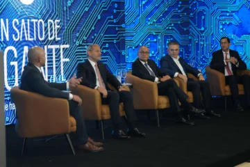 Banco Popular presenta el libro “Un salto de gigante” sobre la transformación digital del país Banco Popular presenta el libro “Un salto de gigante” sobre la transformación digital del país