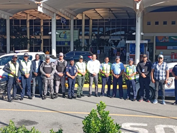 El CESAC aumenta la seguridad aeroportuaria por el mayor flujo de pasajeros en Navidad El CESAC aumenta la seguridad aeroportuaria por el mayor flujo de pasajeros en Navidad