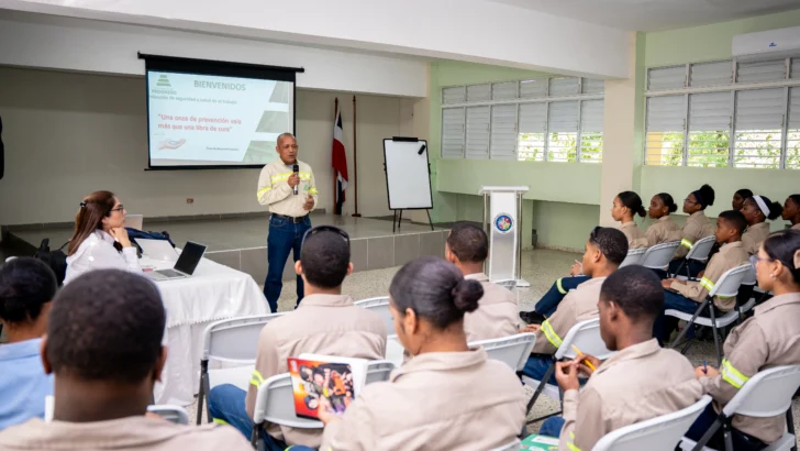 Cementos Progreso Dominicana desarrolla jornada de formación en seguridad industrial para estudiantes técnicos