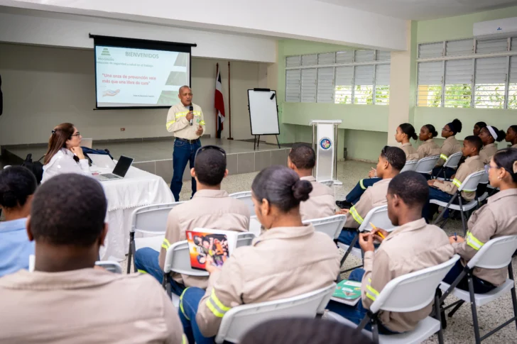 Cementos Progreso Dominicana desarrolla jornada de formación en seguridad industrial para estudiantes técnicos