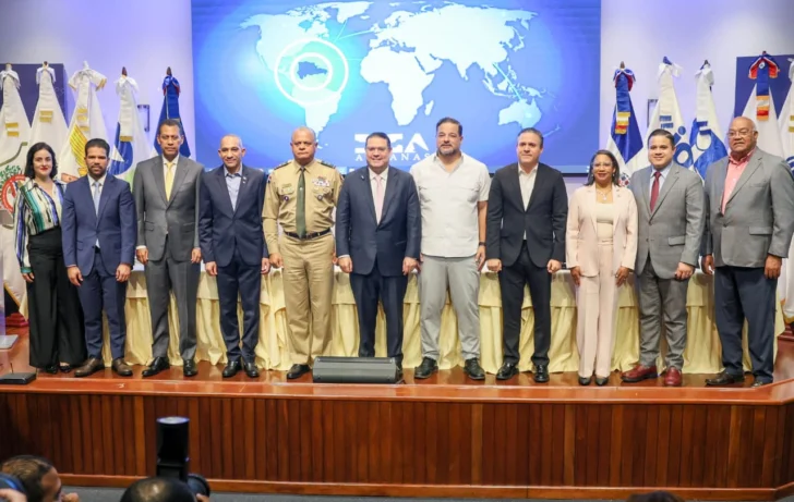 Firman acuerdo para acelerar el despacho de contenedores