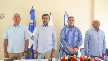 Gobierno entrega 21,300 quintales de fertilizantes a productores de café y musáceas Gobierno entrega 21,300 quintales de fertilizantes a productores de café y musáceas