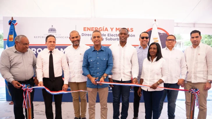 Gobierno destina RD$37 millones a electrificación rural en El Seibo y Monte Plata
