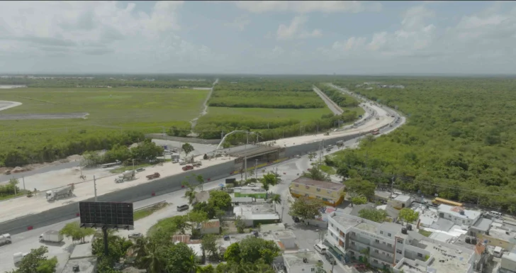 Habilitan carriles del elevado en cruce de Los Manantiales para agilizar tránsito en Punta Cana