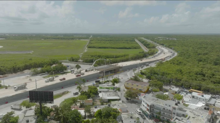 Habilitan carriles del elevado en cruce de Los Manantiales para agilizar tránsito en Punta Cana