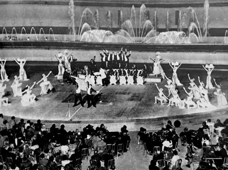  El Teatro Agua y Luz durante la jornada inaugural en diciembre de 1956
