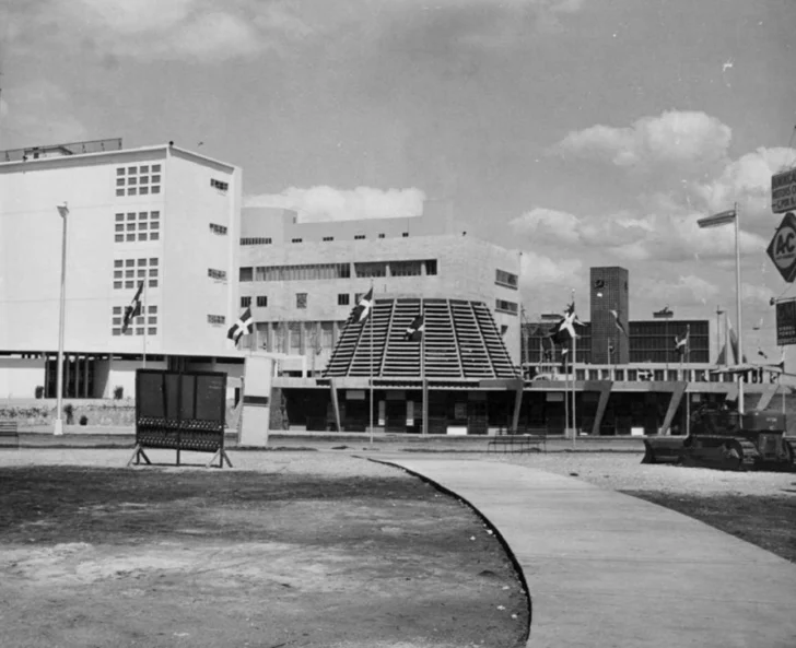  Pabellón de Venezuela obra del arquitecto Alejandro Pietri actualmente sede de la Sociedad de Arquitectos de la República Dominicana (SARD) - AGN