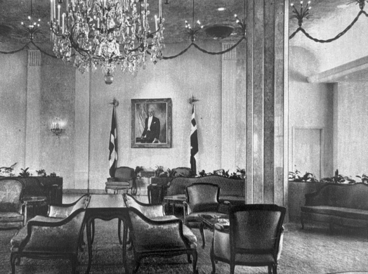  Vestíbulo del Hotel El Embajador en 1956 – AGN