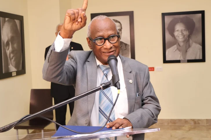 Julio Cuevas agradece incorporación de 35 escritores como Miembros Distinguidos de la UED