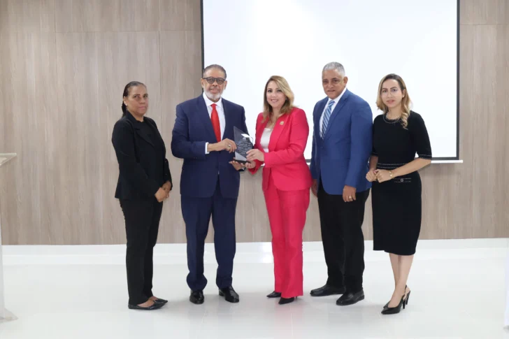 Otro reconocimiento a la arqueóloga dominicana que va tras Cleopatra en Egipto Otro reconocimiento a la arqueóloga dominicana que va tras Cleopatra en Egipto