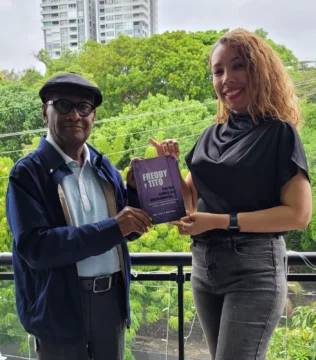  -El autor de este trabajo, poeta, crítico literario y ensayista, Julio Cuevas, junto a la autora del libro, Ing. Herta Montero.