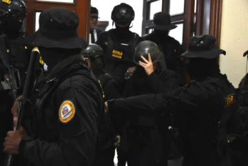 Abogada de una acusada en robo en Senasa denuncia extorsión de Hazim y dice no ha pactado con MP Abogada de una acusada en robo en Senasa denuncia extorsión de Hazim y dice no ha pactado con MP