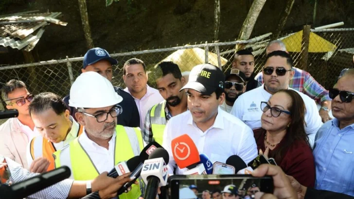 INAPA brinda apoyo a Coraasan tras rotura de tubería matriz en Sabana Iglesia, Santiago