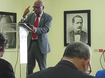  Dr. Julio Cuevas, autor de esta presentación.