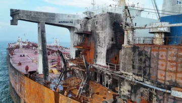 Un helicóptero búlgaro abastece a la tripulación del buque ruso atacado por Ucrania Un helicóptero búlgaro abastece a la tripulación del buque ruso atacado por Ucrania