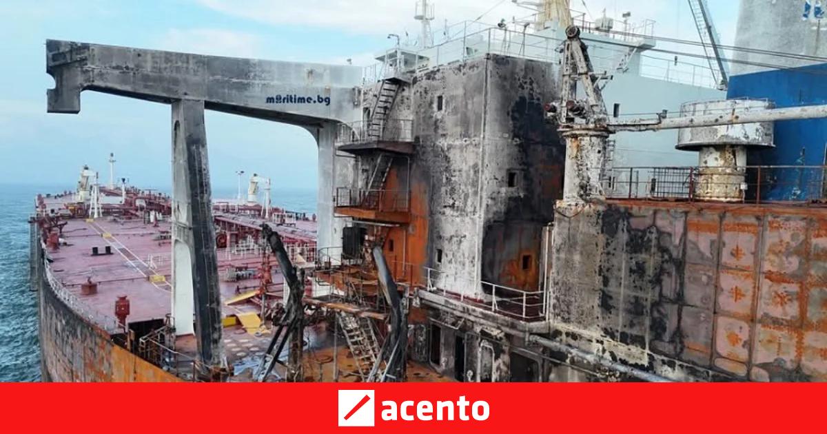 Un helicóptero búlgaro abastece a la tripulación del buque ruso atacado ...