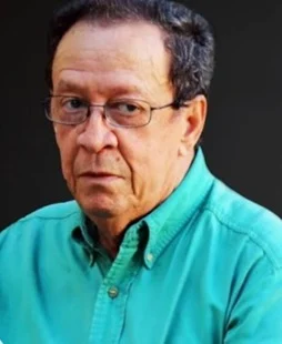 La biblioteca de Danilo de los Santos La biblioteca de Danilo de los Santos