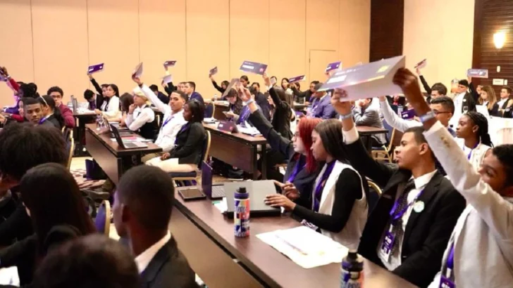 Educación reúne a más de 800 estudiantes de nueve países en Modelo ONU 2025