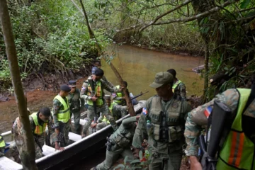 Medio Ambiente, Fuerzas Armadas y Migración realizaron operativo para proteger el Parque Nacional Los Haitises Medio Ambiente, Fuerzas Armadas y Migración realizaron operativo para proteger el Parque Nacional Los Haitises