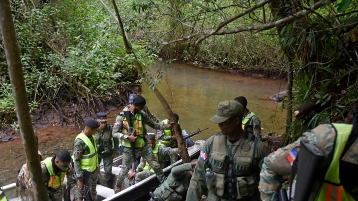 Medio Ambiente, Fuerzas Armadas y Migración realizaron operativo para proteger el Parque Nacional Los Haitises Medio Ambiente, Fuerzas Armadas y Migración realizaron operativo para proteger el Parque Nacional Los Haitises
