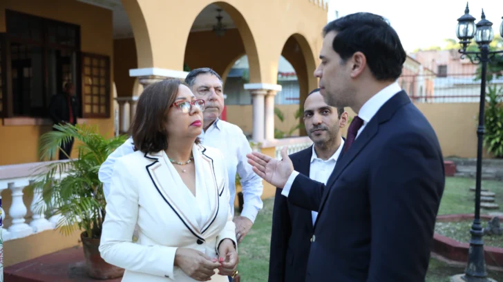 Ministro de Cultura visita el Ateneo Dominicano para evaluar su remozamiento Ministro de Cultura visita el Ateneo Dominicano para evaluar su remozamiento