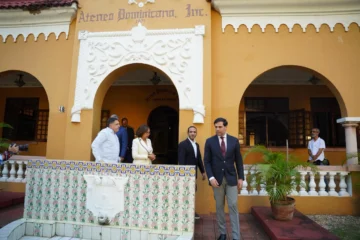 Ministro de Cultura visita el Ateneo Dominicano para evaluar su remozamiento Ministro de Cultura visita el Ateneo Dominicano para evaluar su remozamiento