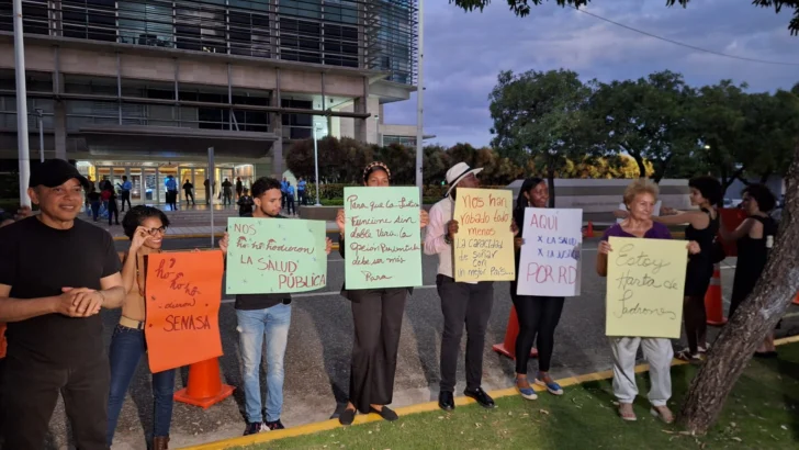 Movilización ciudadana exige a la Procuraduría castigar a quienes desfalcaron en Senasa Movilización ciudadana exige a la Procuraduría castigar a quienes desfalcaron en Senasa