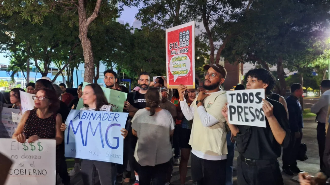 Movilización ciudadana exige a la Procuraduría castigar a quienes desfalcaron en Senasa Movilización ciudadana exige a la Procuraduría castigar a quienes desfalcaron en Senasa