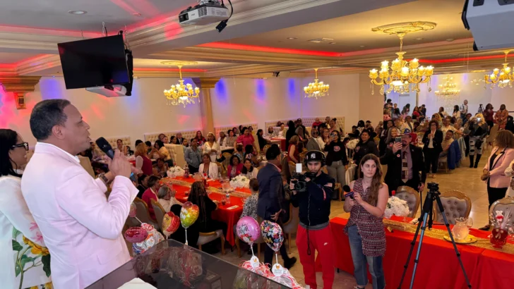 Club Demócrata Poder para el Pueblo invita a celebración navideña con el asambleísta George Álvarez