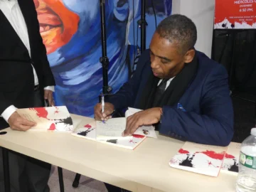 Presentan libro “La posmodernidad y sus naufragios: Apuntes desde el otro yo