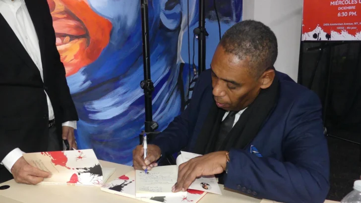 Presentan libro “La posmodernidad y sus naufragios: Apuntes desde el otro yo