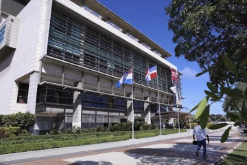 Condenan a 20 años de prisión a hombre que violó a una niña