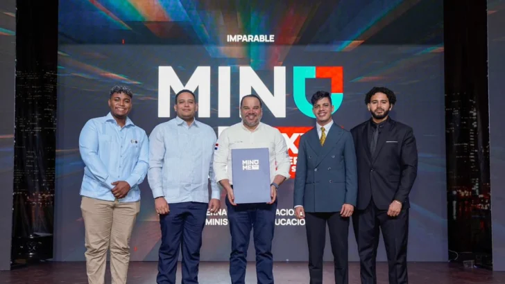 Reconocen al defensor del Pueblo por su labor en liderazgo juvenil Reconocen al defensor del Pueblo por su labor en liderazgo juvenil