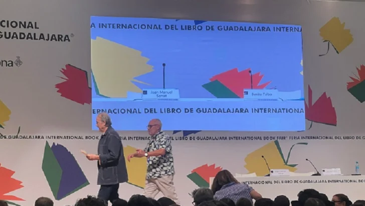 Serrat se molesta y protagoniza una alborotada charla en la FIL de México