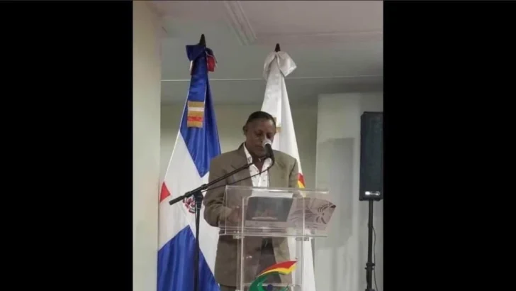 Las trompetas de la ciudad herida: la poesía necesaria de Salvador Santana