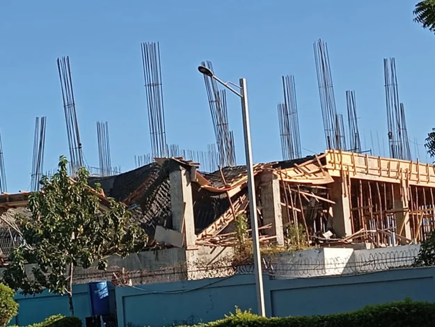 El SNS afirma que investiga colapso parcial de techo en hospital se construye en Azua