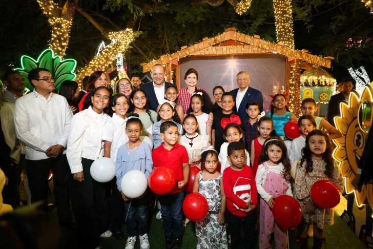 Vicepresidenta Raquel Peña inaugura en Santiago la versión 2026 de Villa Navidad