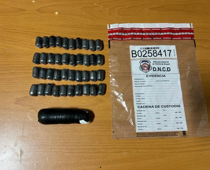 DNCD arresta extranjera en el AILA con 138 bolsitas de presunta cocaína