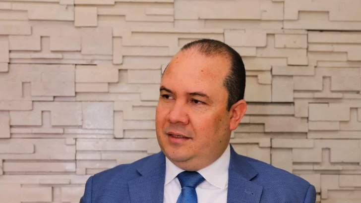 Politólogo advierte que América Latina está en riesgo de quedar 