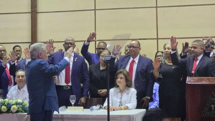 Juramentan a Luis Peña Núñez como el nuevo presidente del CMD